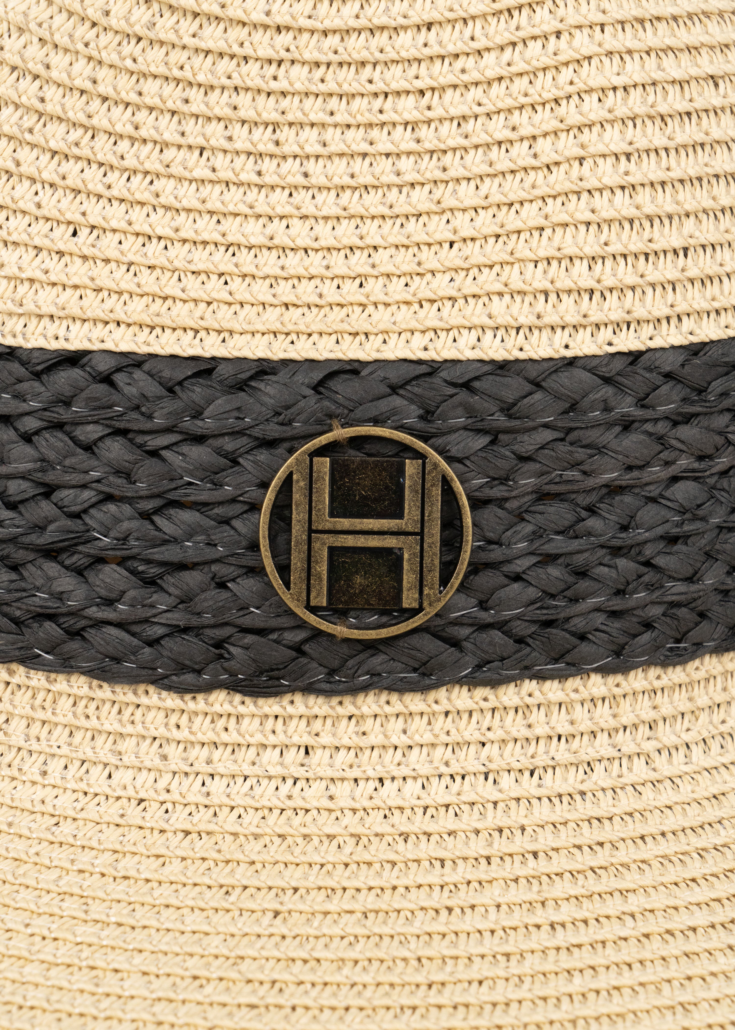 Hést - Allesandra Hat - Humus